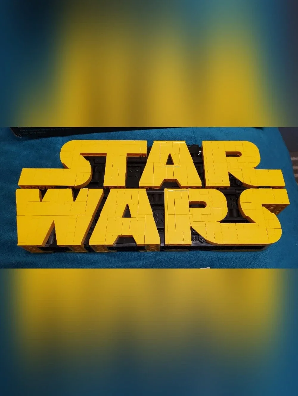 LEGO Star Wars Bold Yellow 'STAR WARS' Logo Building Set